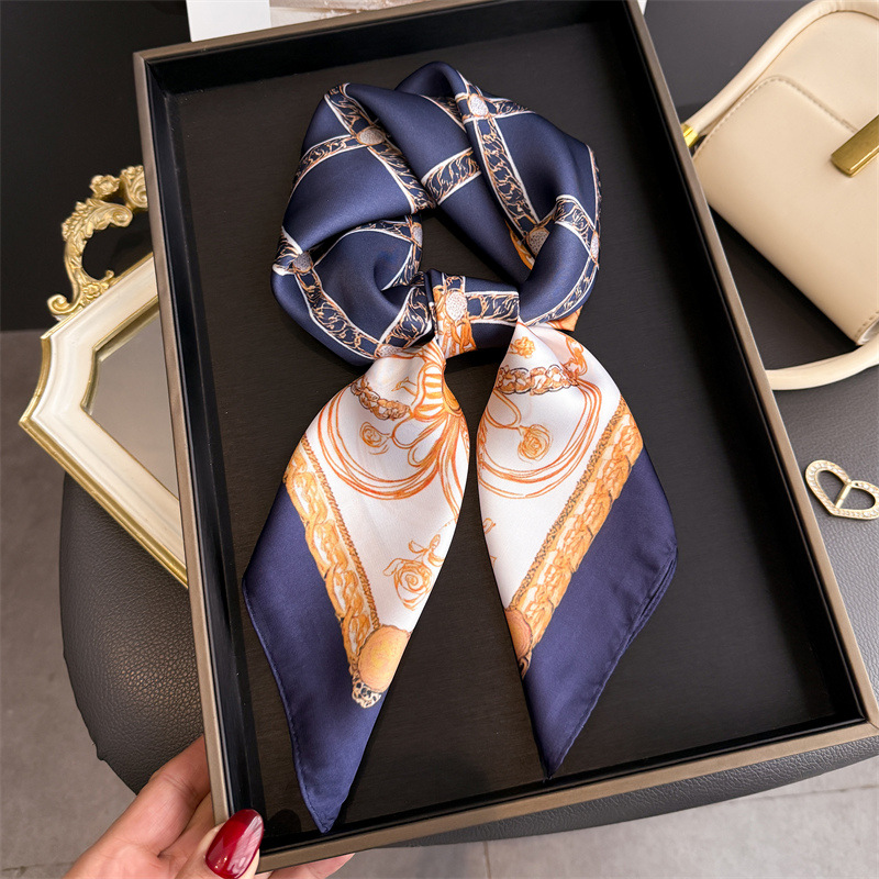 블루 클래식 체인 프린트 스퀘어 실크 스카프 여성 캐주 - Ascot Neck Scarf 리뷰 및 가격