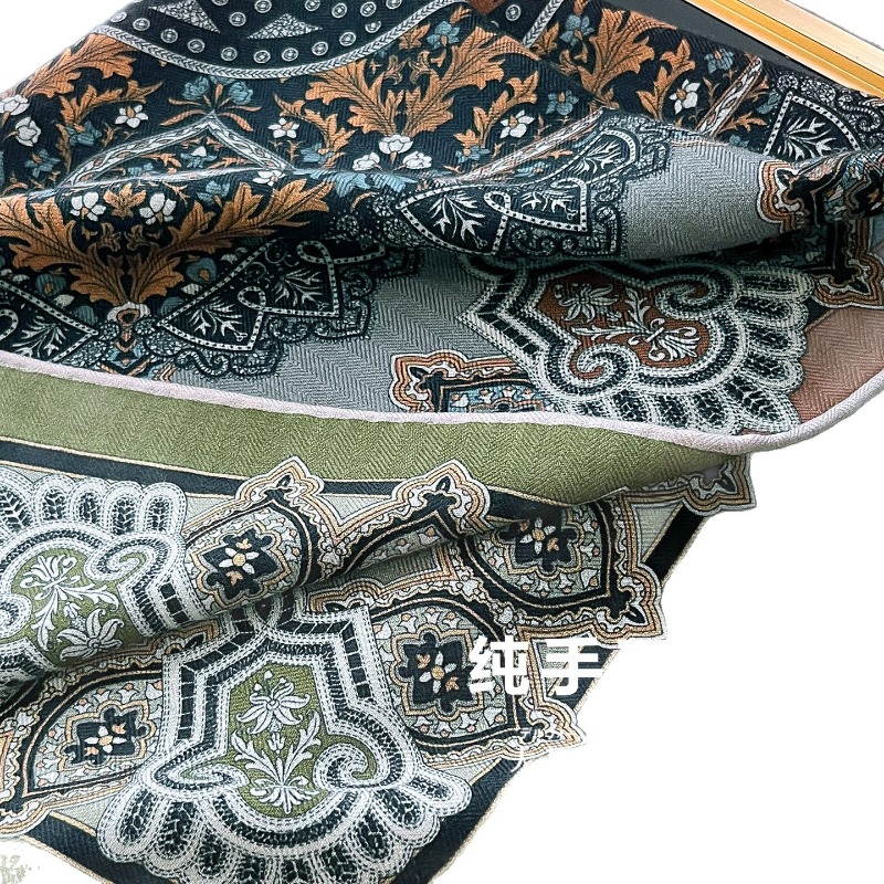 센트럴 컴퍼스 페르시안 플로럴 스퀘어 스카프 30% 멀 - Ascot Neck Scarf 리뷰 및 가격