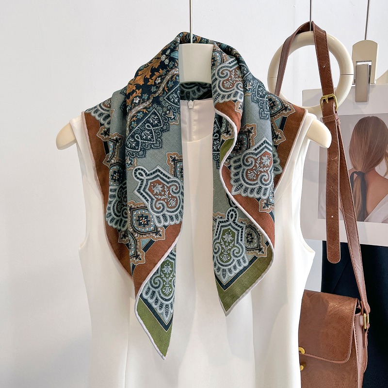 센트럴 컴퍼스 페르시안 플로럴 스퀘어 스카프 30% 멀 - Ascot Neck Scarf 리뷰 및 가격