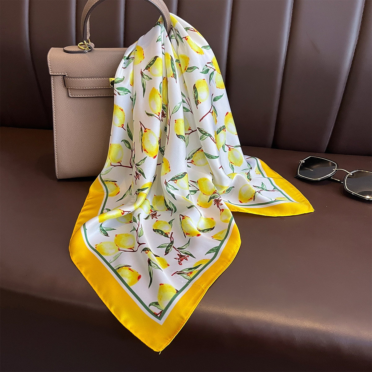 2025 여성을위한 새로운 노란색 레몬 인쇄 스퀘어 실 - Scarf Silk Square 리뷰 및 가격